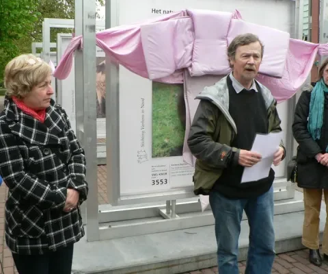 Koos van Zomeren opent fototentoonstelling Varkens in Nood Arnhem